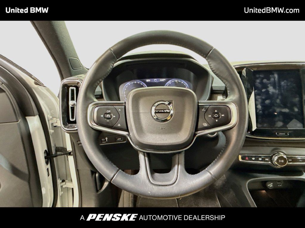 Used 2020 Volvo XC40 T4 Inscription w/ Protection Package FWD image 13