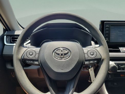 Used 2019 Toyota RAV4 LE FWD image 20
