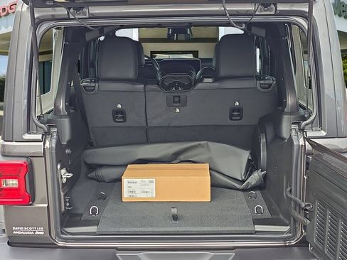 New 2026 Jeep Wrangler Unlimited Rubicon w/ Safety Group image 11