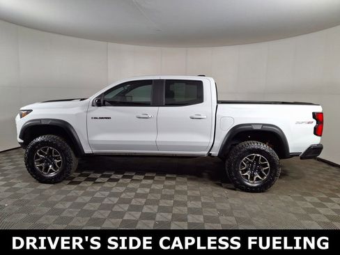Used 2024 Chevrolet Colorado ZR2 w/ Technology Package image 2