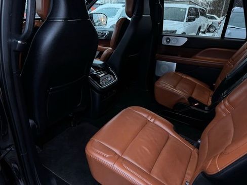 Used 2020 Lincoln Navigator L Reserve w/ Equipment Group 208A Reserve image 22