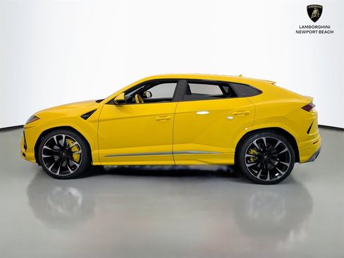Used 2022 Lamborghini Urus AWD/4WD image 34