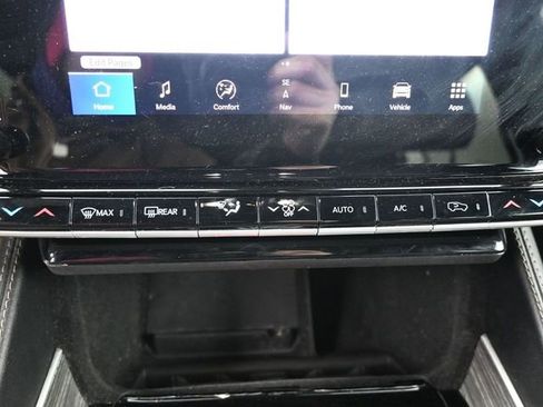 Used 2024 Jeep Wagoneer Series II image 32