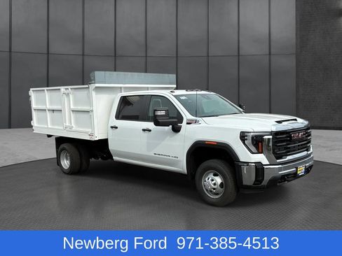 Used 2025 GMC Sierra 3500 Pro w/ Convenience Package AWD/4WD image 3