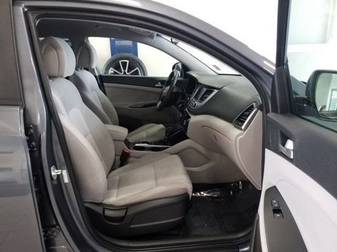 Used 2018 Hyundai Tucson SEL AWD/4WD image 16