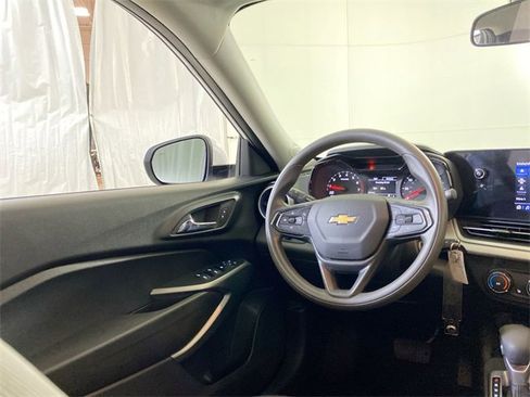 Used 2024 Chevrolet Trax LS w/ LS Convenience Package image 15