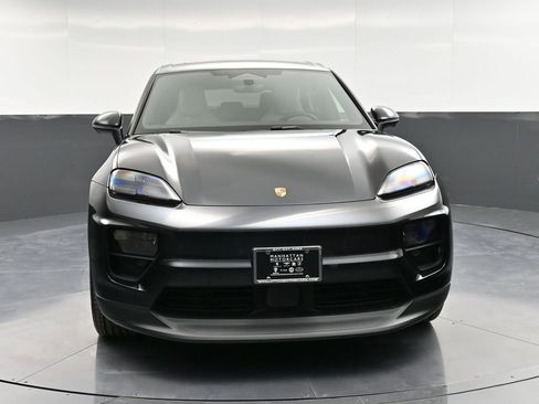 Certified 2025 Porsche Macan 4S Electric image 11