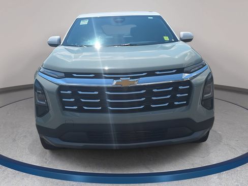 Used 2026 Chevrolet Equinox LT w/ Convenience Package II FWD image 2