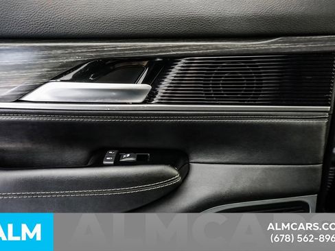 Used 2024 Jeep Wagoneer Series II w/ Flexible Seating Group image 57