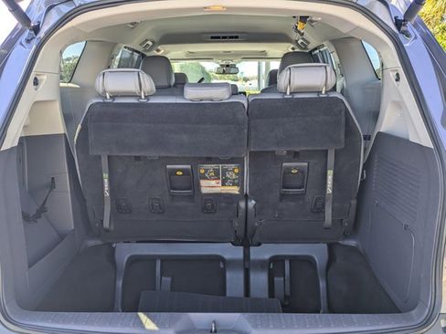 Used 2022 Toyota Sienna XLE image 17