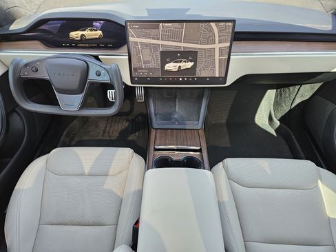 Used 2022 Tesla Model S image 25