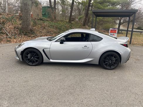 Used 2024 Toyota GR86 Premium image 6