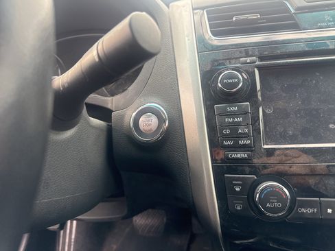 Used 2014 Nissan Altima 2.5 SV w/ Convenience Package image 8