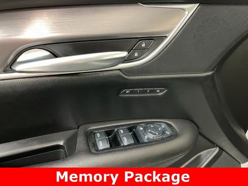 Used 2017 Cadillac XT5 Luxury w/ Driver Awareness Package image 11