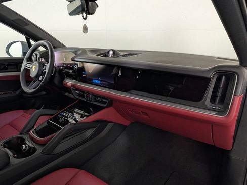 New 2026 Porsche Cayenne S AWD/4WD image 19
