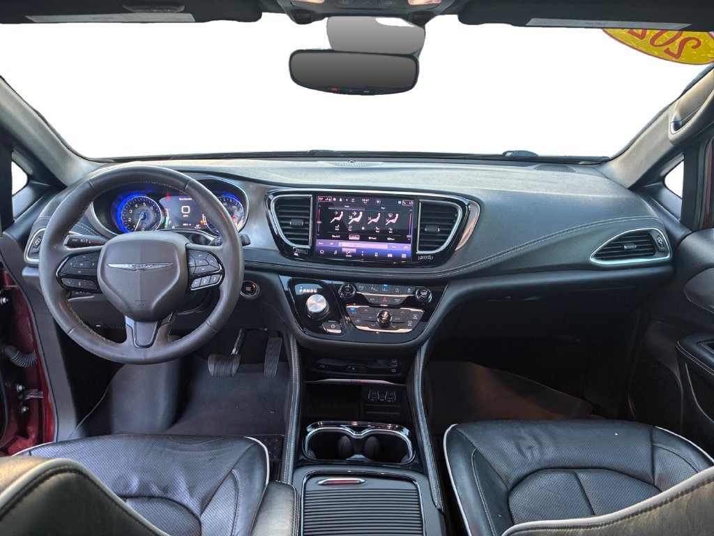 Used 2022 Chrysler Pacifica Limited w/ Uconnect Theater Family Group FWD image 10