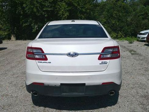 Used 2016 Ford Taurus SEL FWD image 12