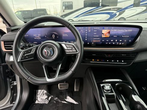 Used 2025 Buick Envision Sport Touring image 31