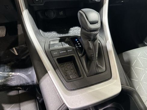 Used 2024 Toyota RAV4 XLE image 20