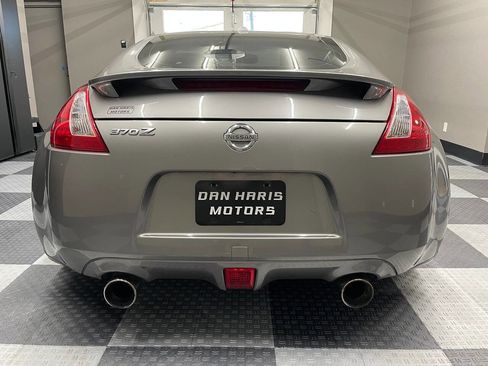 Used 2009 Nissan 370Z Touring w/ Sport Pkg RWD image 7