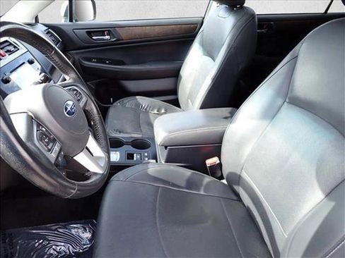 Used 2017 Subaru Outback 2.5i Limited AWD/4WD image 12