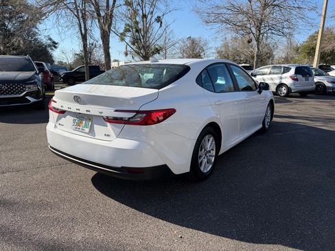 Used 2025 Toyota Camry LE image 2