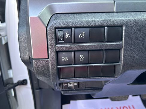 Used 2025 Toyota Tacoma SR5 AWD/4WD image 22
