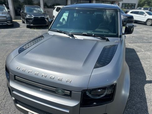 Used 2021 Land Rover Defender 110 X-Dynamic HSE AWD/4WD image 9