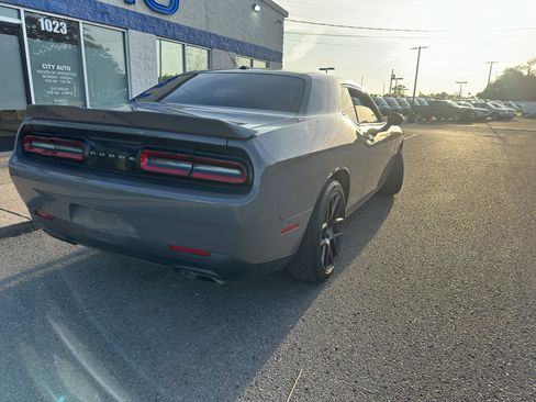 Used 2018 Dodge Challenger R/T image 5