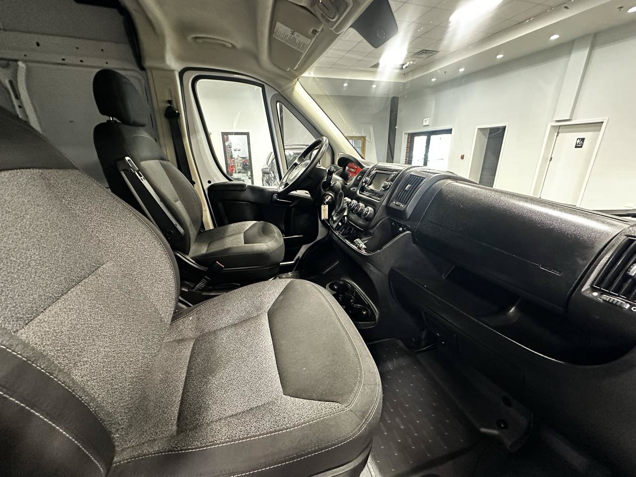 Used 2017 RAM ProMaster 2500 FWD image 12