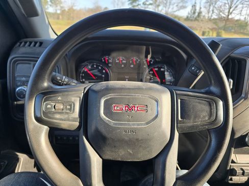 Used 2023 GMC Sierra 3500 Pro w/ Convenience Package image 3