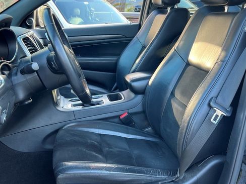 Used 2018 Jeep Grand Cherokee Altitude image 12