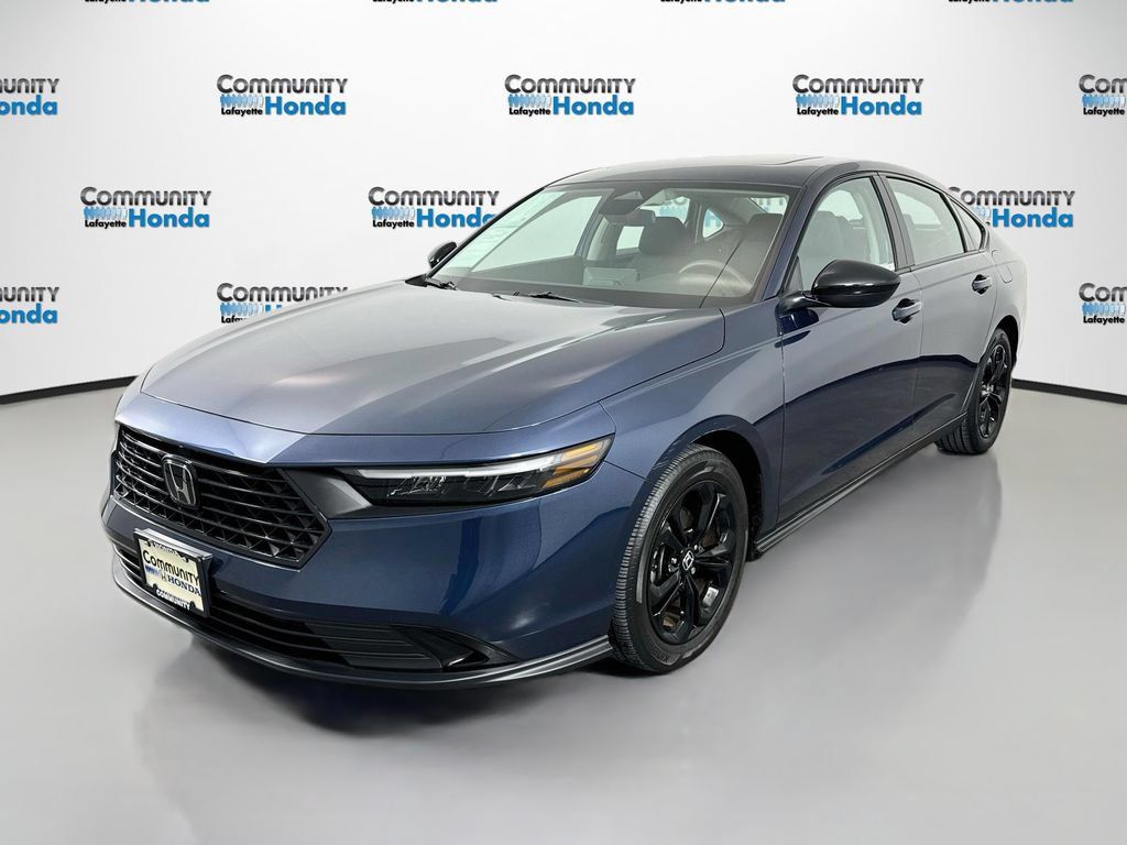 Used 2025 Honda Accord SE image 1