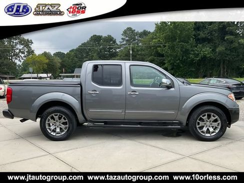 Used 2019 Nissan Frontier SL RWD image 9