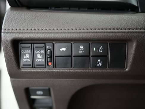 Used 2018 Honda Odyssey EX-L image 42