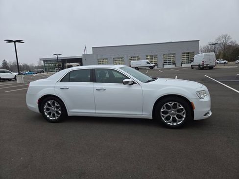Used 2017 Chrysler 300 C Platinum image 2