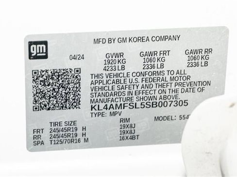 Used 2025 Buick Encore GX Avenir w/ Avenir Technology Package image 16