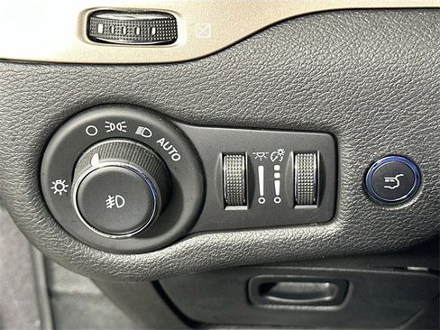 Used 2018 Jeep Cherokee Limited w/ High Altitude Package image 25