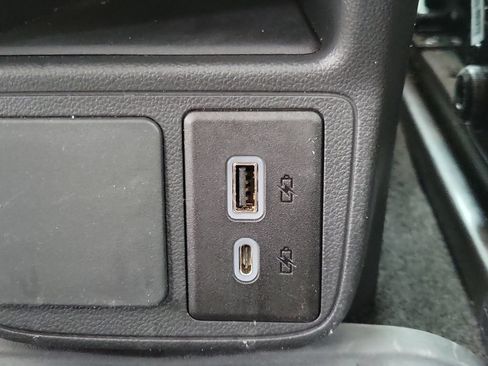 Used 2024 Buick Encore GX Preferred AWD/4WD image 13