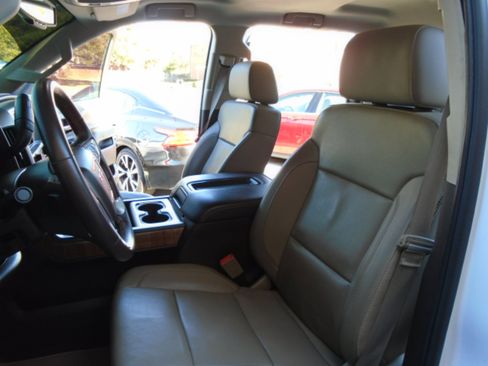 Used 2015 GMC Sierra 2500 SLT w/ Duramax Plus Package image 9