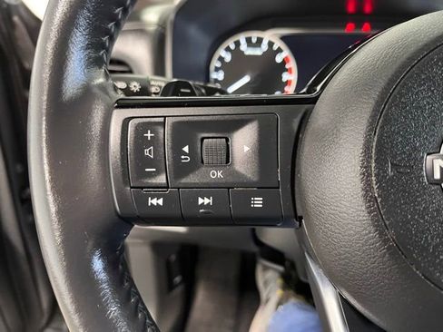 Used 2023 Nissan Rogue SL image 25