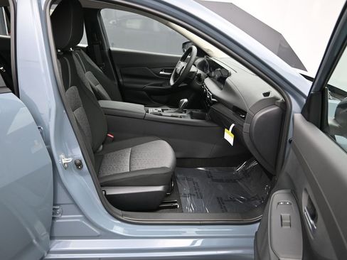 New 2026 Nissan Sentra SV w/ SV Convenience Package FWD image 27