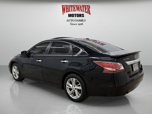Used 2014 Nissan Altima 2.5 SL w/ Moonroof Package image 2