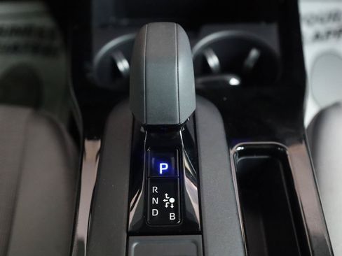 Used 2024 Toyota Prius LE FWD image 38