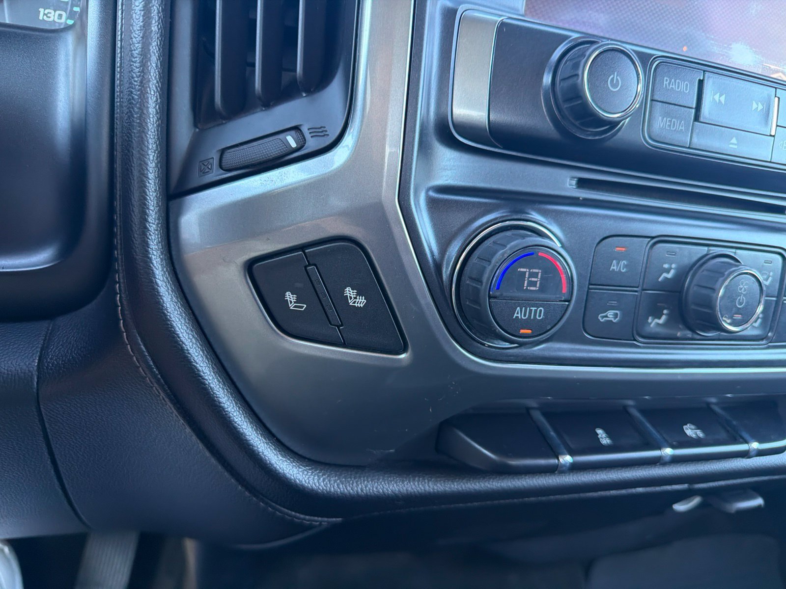 Used 2014 Chevrolet Silverado 1500 LTZ AWD/4WD image 16