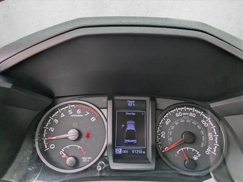 Used 2020 Toyota Tacoma SR w/ SR Convenience Package image 11