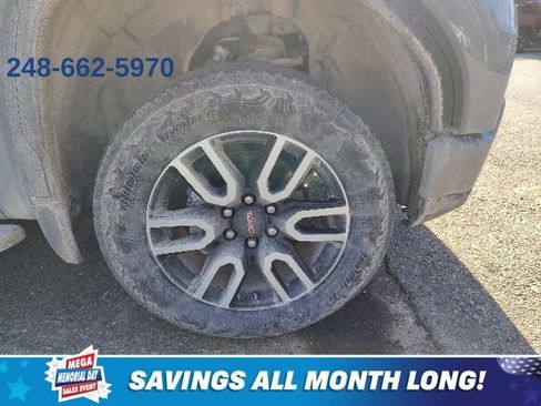 Used 2025 GMC Sierra 1500 AT4 w/ AT4 Premium Package AWD/4WD image 9
