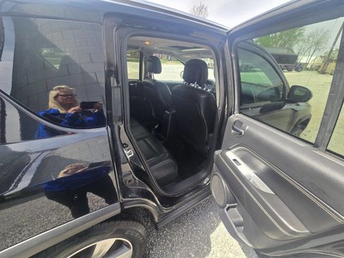 Used 2017 Jeep Compass High Altitude AWD/4WD image 11