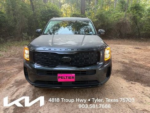 Certified 2021 Kia Telluride EX w/ EX Premium Package AWD/4WD image 2