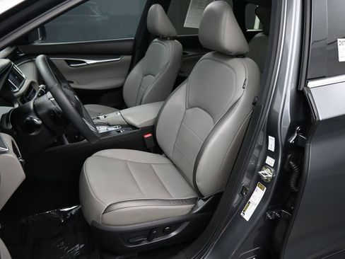 Used 2023 INFINITI QX50 Luxe FWD image 17